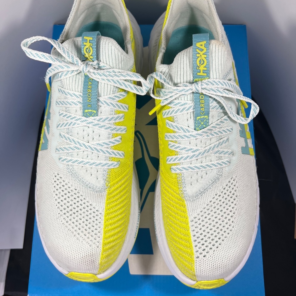 - Hoka Carbon X3